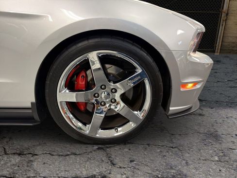 Used 2010 Ford Mustang GT Premium image 14