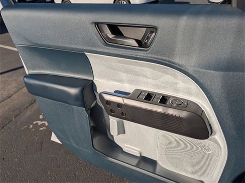 Certified 2025 Ford Maverick XLT w/ XLT Luxury Package image 19