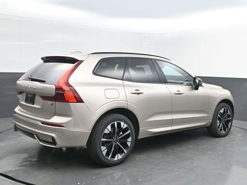 New 2026 Volvo XC60 B5 Plus w/ Protection Package Premier image 7