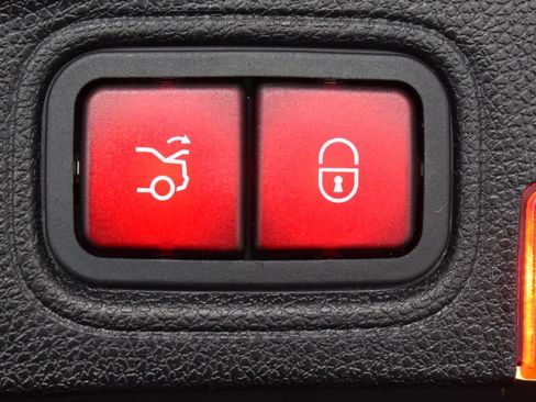 Used 2017 Mercedes-Benz C 300 4MATIC Coupe image 39