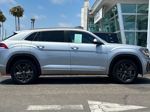 Used 2022 Volkswagen Atlas Cross Sport SEL R-Line AWD/4WD image 4