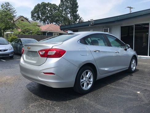 Used 2017 Chevrolet Cruze LT FWD image 7