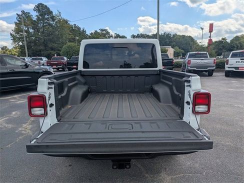 New 2025 Jeep Gladiator Sport image 13