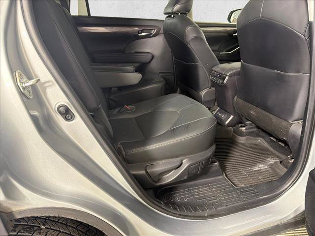 Used 2020 Toyota Highlander Limited AWD/4WD image 17