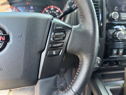 Used 2022 Nissan Titan PRO-4X AWD/4WD image 22
