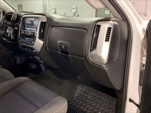 Used 2017 GMC Sierra 1500 SLE w/ SLE Value Package image 18