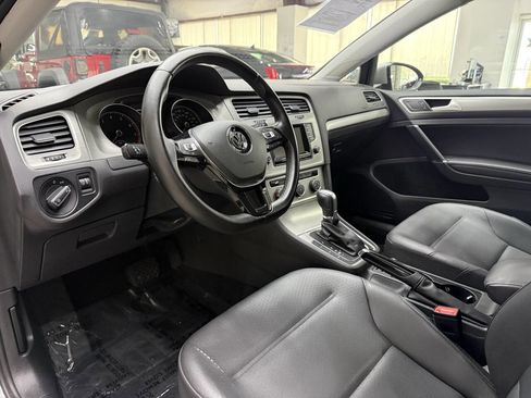 Used 2015 Volkswagen Golf 4-Door FWD image 19