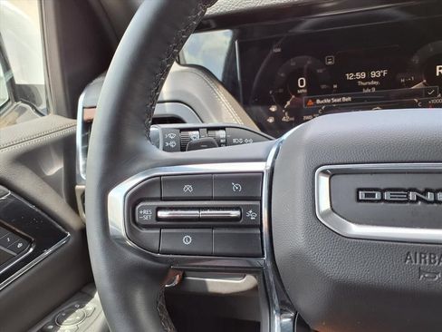 Used 2025 GMC Yukon XL Denali AWD/4WD image 29
