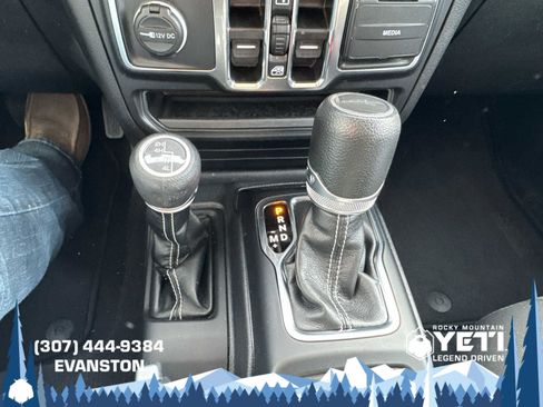 Used 2023 Jeep Gladiator Overland image 29
