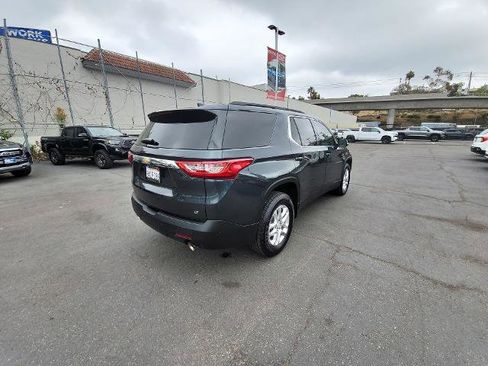 Used 2021 Chevrolet Traverse LT FWD image 8