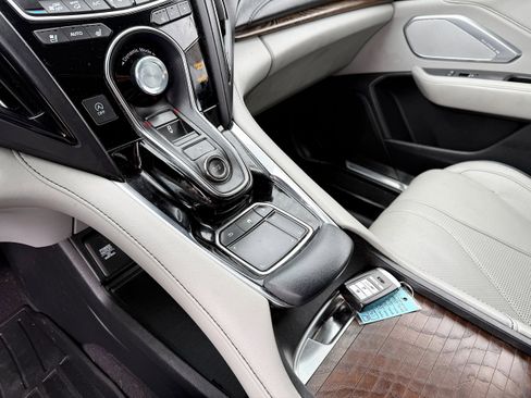 Used 2019 Acura RDX AWD w/ Advance Package image 18