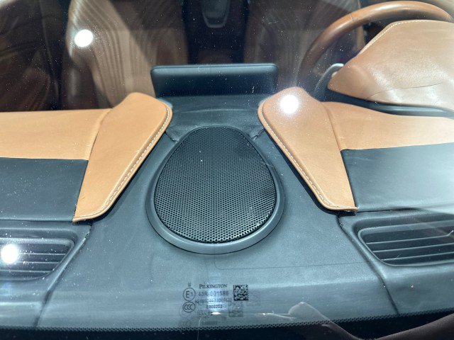 Used 2019 Aston Martin DB11 Volante RWD image 23