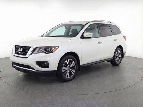 Used 2020 Nissan Pathfinder S image 3