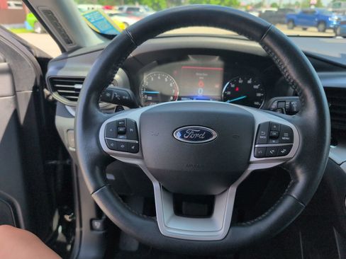 Used 2020 Ford Explorer XLT AWD/4WD image 8
