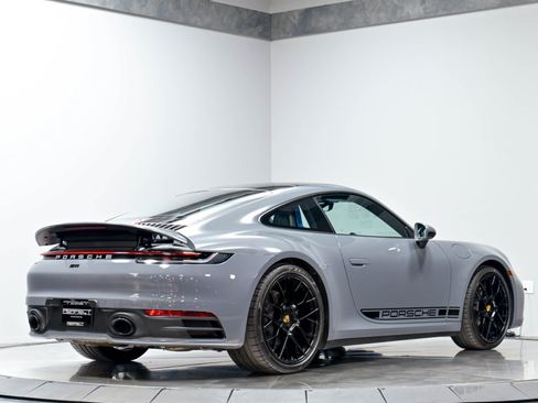 Used 2024 Porsche 911 Carrera image 19