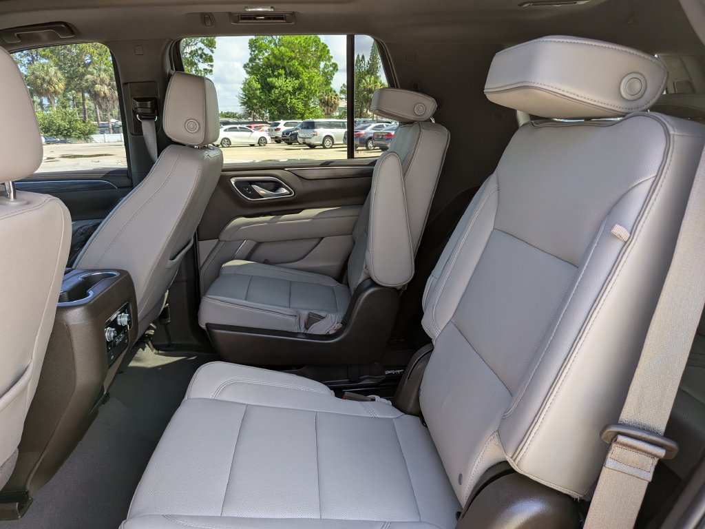 Used 2023 GMC Yukon SLT w/ SLT Premium Package RWD image 21