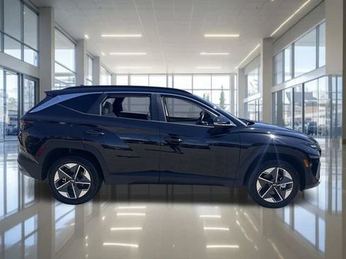 Certified 2025 Hyundai Tucson SEL AWD/4WD image 3