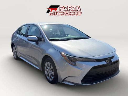 Used 2023 Toyota Corolla LE FWD image 3