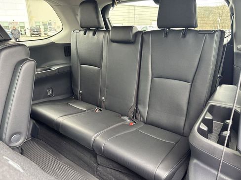 Used 2025 Toyota Grand Highlander AWD image 23