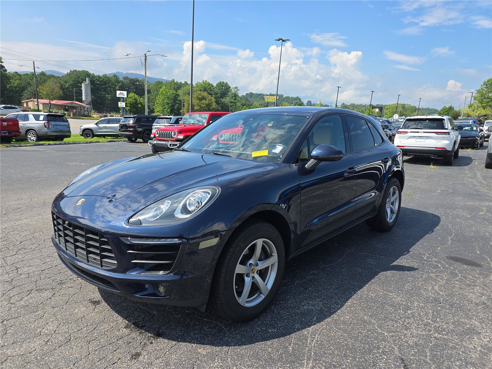 Used 2018 Porsche Macan AWD/4WD image 7