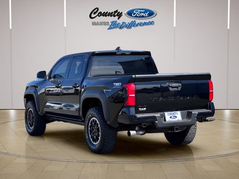Used 2025 Toyota Tacoma TRD Off-Road AWD/4WD image 24