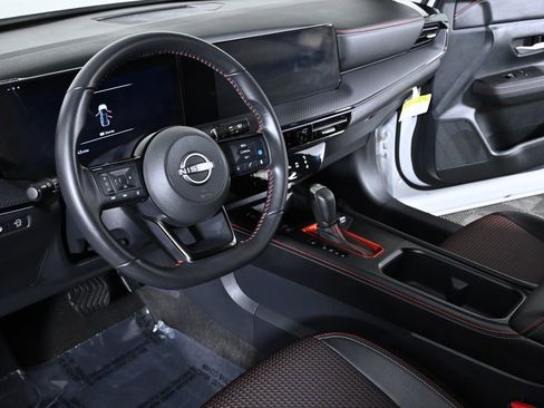 Certified 2025 Nissan Kicks SR image 15
