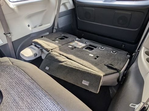 Used 2021 Toyota Sienna LE FWD image 18