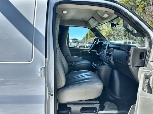 Certified 2023 GMC Savana 2500 w/ Driver Convenience Package image 26
