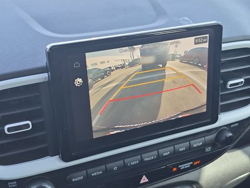 Used 2023 Hyundai Venue Limited FWD image 20