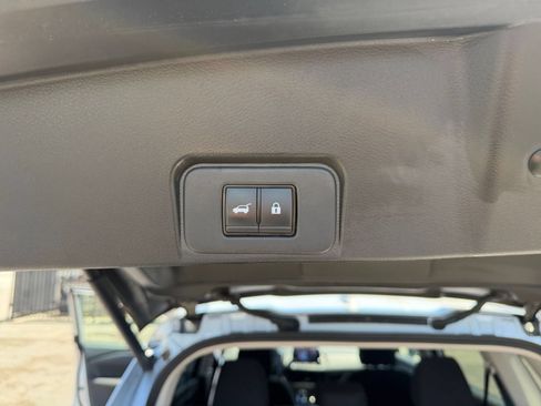 Used 2025 Nissan Rogue SV AWD/4WD image 22