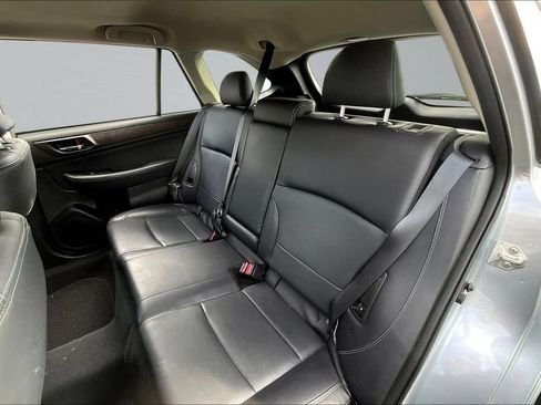 Used 2018 Subaru Outback 2.5i Limited AWD/4WD image 19