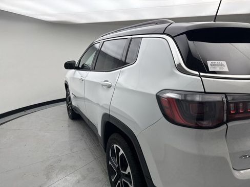 Used 2023 Jeep Compass Limited image 3