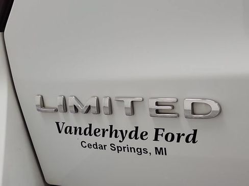 Used 2022 Ford Expedition Limited AWD/4WD image 6