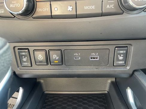Used 2022 Nissan Frontier SV AWD/4WD image 24
