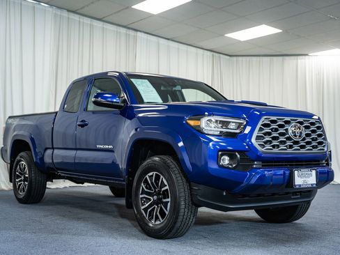 Used 2022 Toyota Tacoma TRD Sport image 1