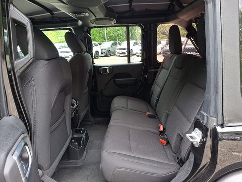 Used 2023 Jeep Wrangler Unlimited Sport AWD/4WD image 11