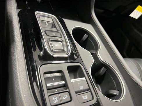 New 2025 Honda Pilot Touring image 23