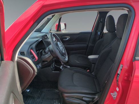 Used 2022 Jeep Renegade Latitude image 9