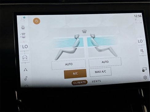 Used 2025 Land Rover Range Rover Sport SE image 16