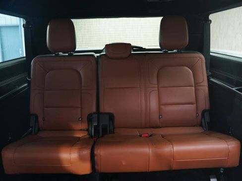 Used 2021 Lincoln Navigator L Reserve w/ Luxury Package AWD/4WD image 40