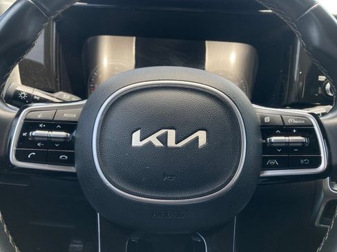 Used 2022 Kia Sorento S FWD image 18
