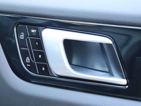 Used 2021 Porsche Cayenne Coupe image 48