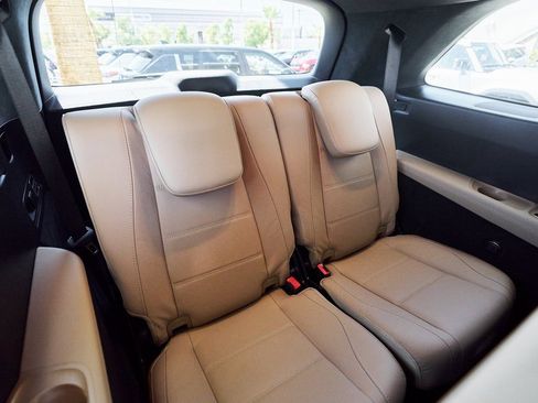 Used 2025 Mercedes-Benz GLS 580 4MATIC image 28