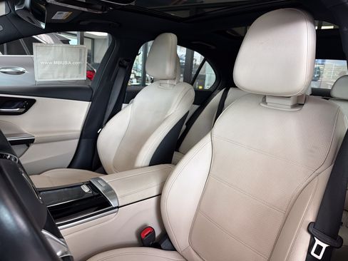Certified 2025 Mercedes-Benz C 300 4MATIC Sedan image 10