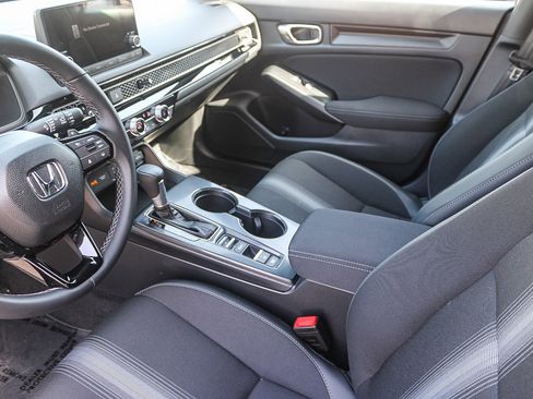Used 2025 Honda Civic Sport image 18