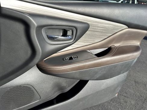 Used 2015 Nissan Murano Platinum w/ Platinum Technology Package image 25