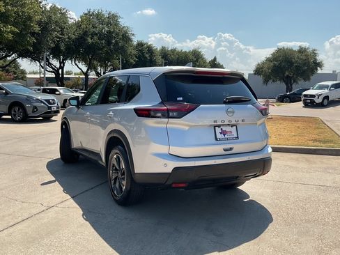 Used 2025 Nissan Rogue SV FWD image 6