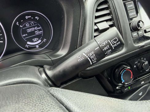 Used 2018 Honda HR-V LX image 23