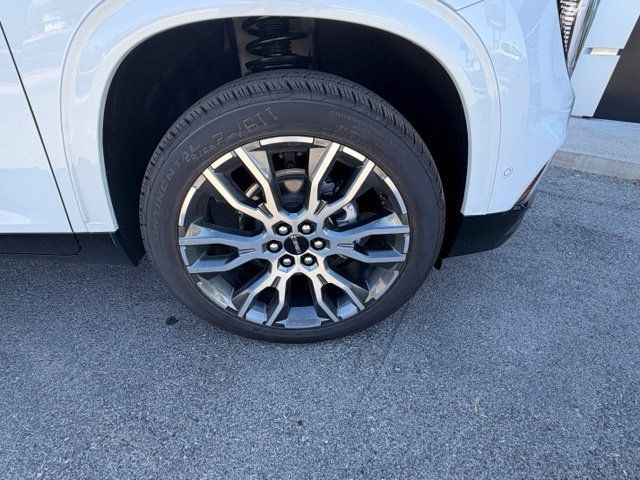 New 2027 GMC Acadia Denali Ultimate w/ LPO, Floor Liner Package AWD/4WD image 3