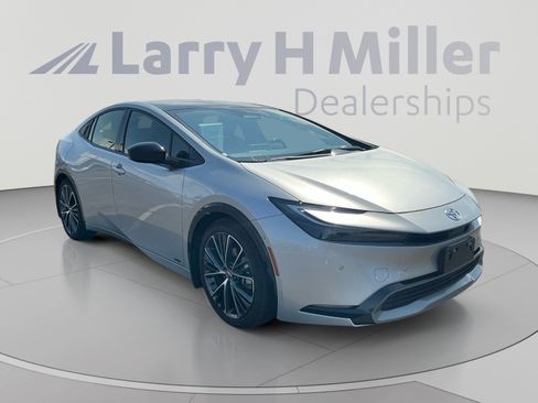 Used 2025 Toyota Prius Limited AWD/4WD image 7